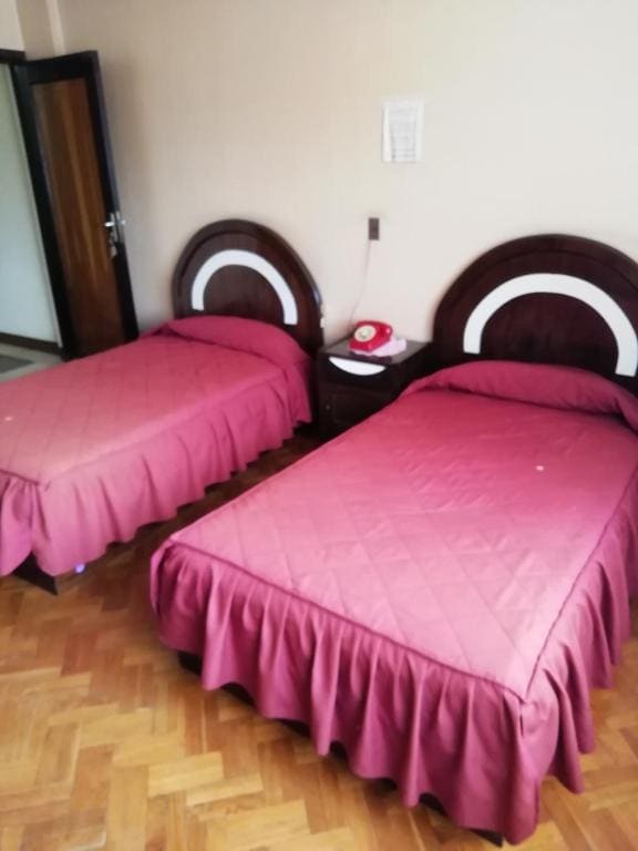 Twin Room with Private Bathroom room - Image 2