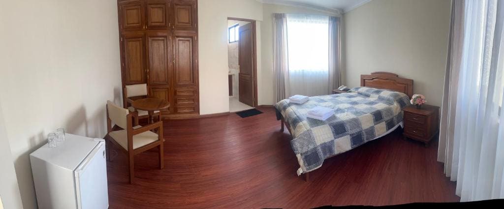 Double Room with Private Bathroom room - Image 2
