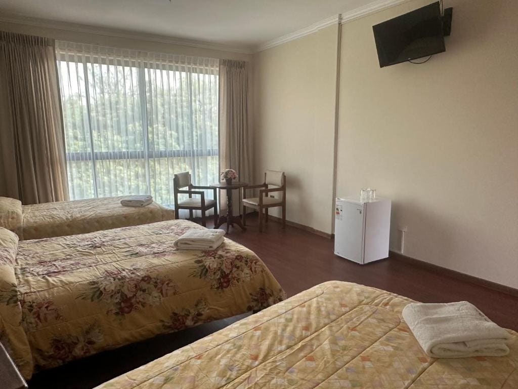 Family Room with Private Bathroom room - Image 2