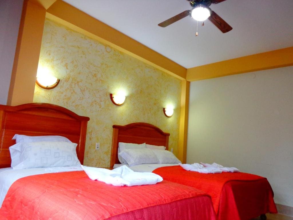 Deluxe Family Room room - Image 2