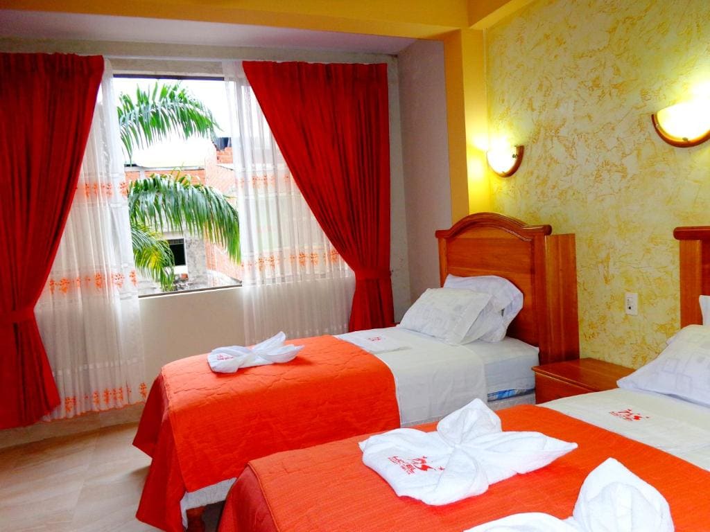 Deluxe Family Room room - Image 3