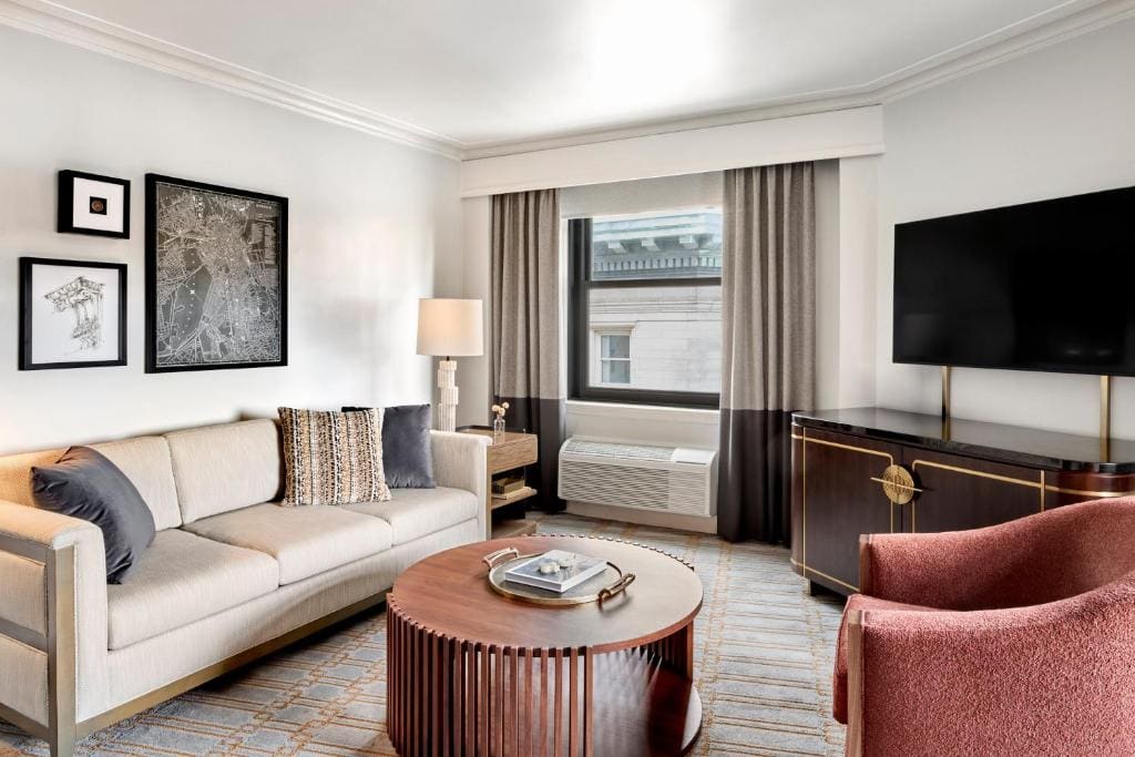 Premier Suite with King Bed room - Image 1