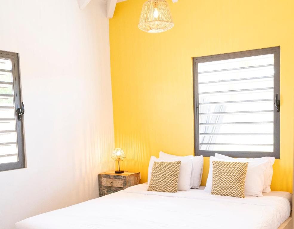One-Bedroom Apartment room - Image 2