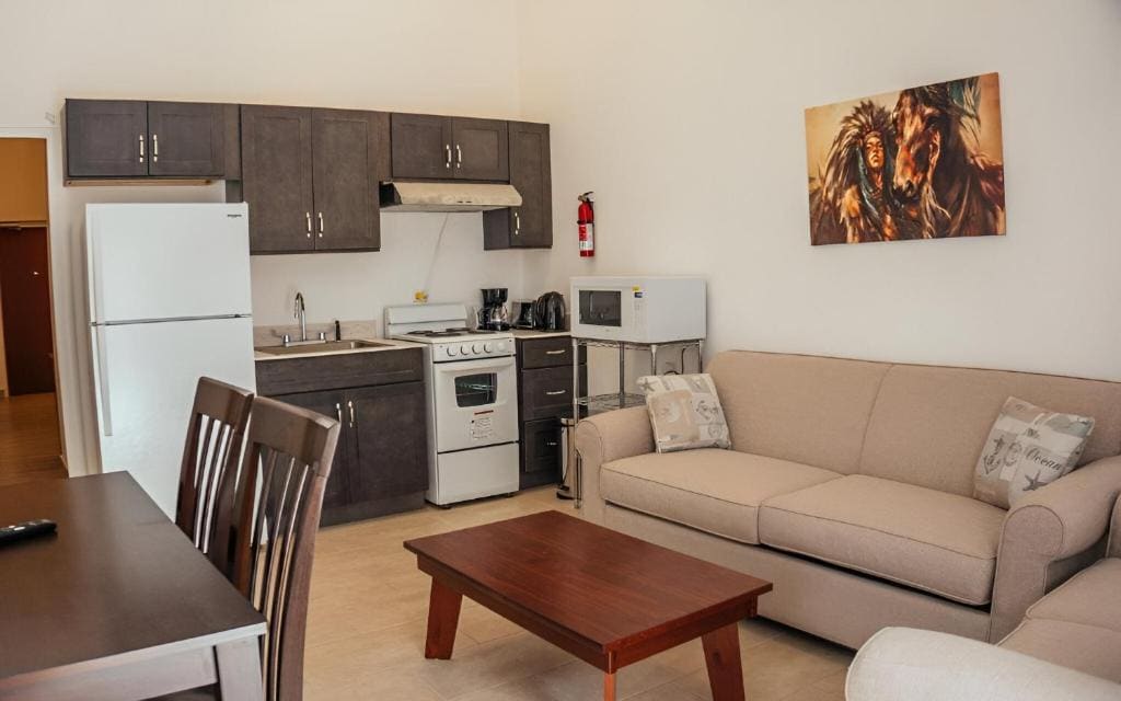 One-Bedroom Suite room - Image 3