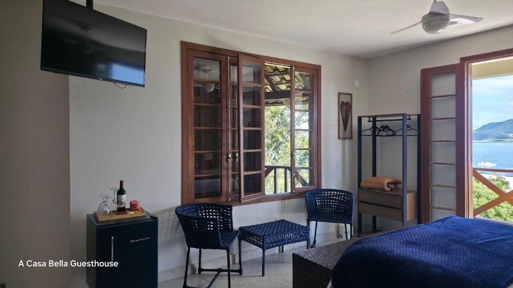 Deluxe Suite with Sea View room - Image 3
