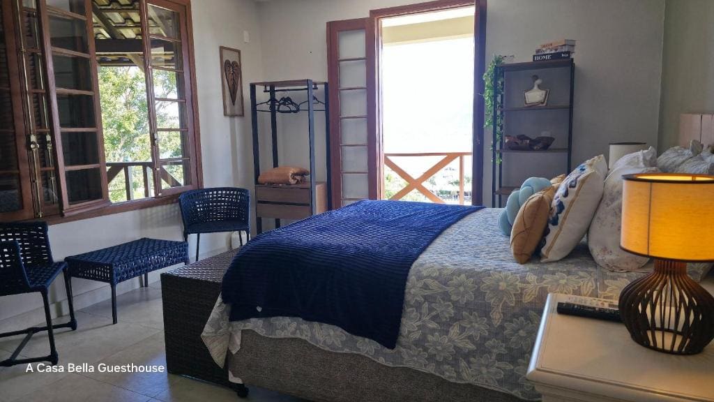 Deluxe Suite with Sea View room - Image 2