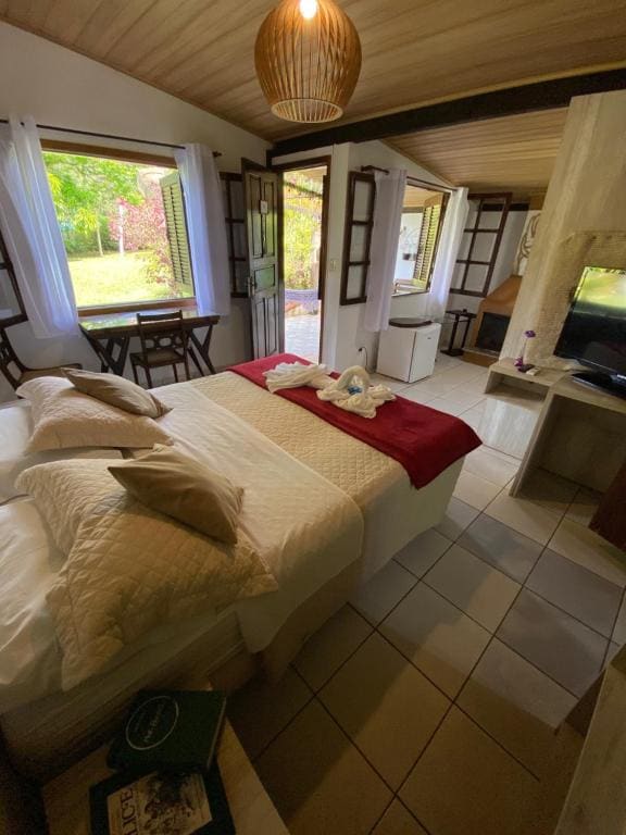 Deluxe Double Room with Spa Bath room - Image 1