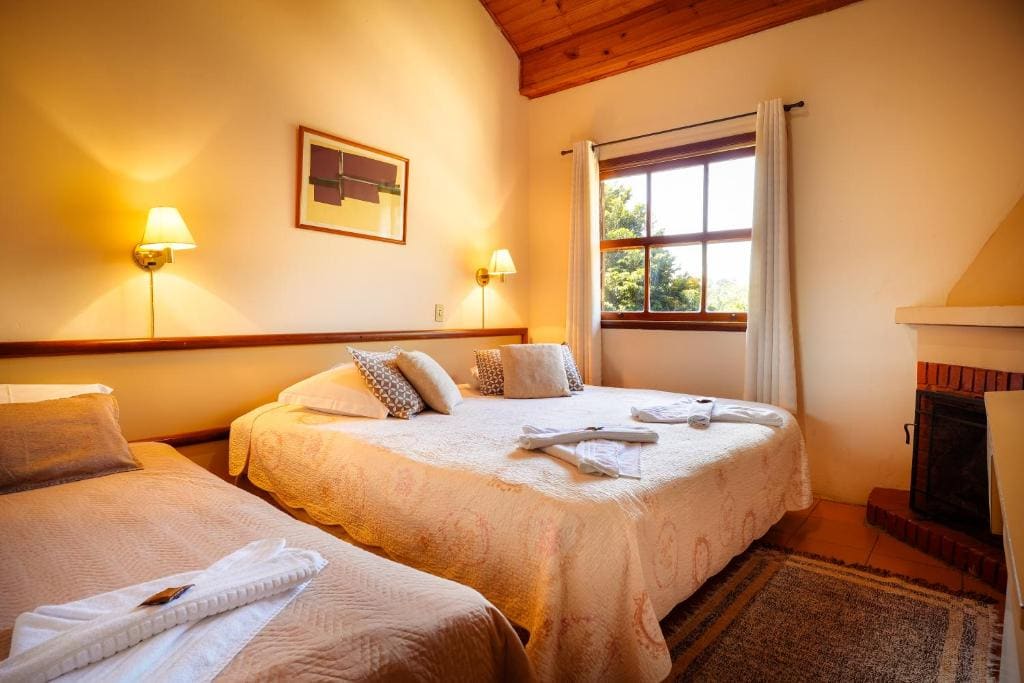 Superior Triple Room room - Image 1