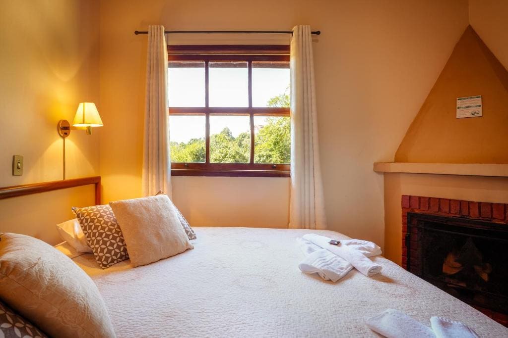 Superior Triple Room room - Image 2