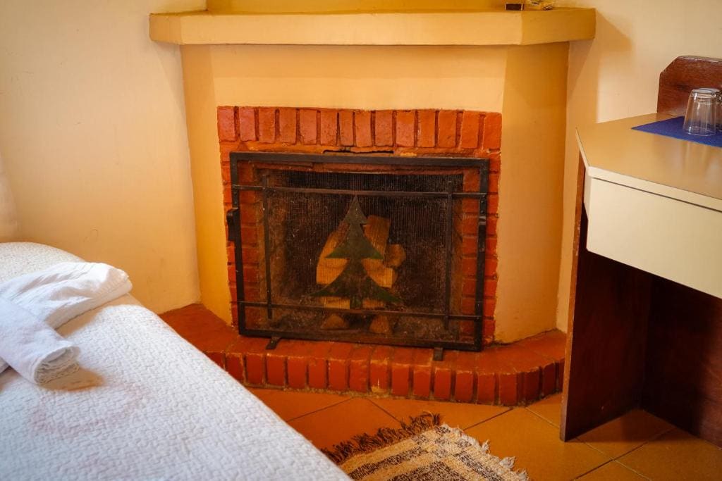 Superior Triple Room room - Image 3