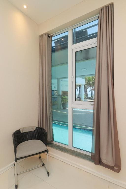 Deluxe Suite with Sea View room - Image 3