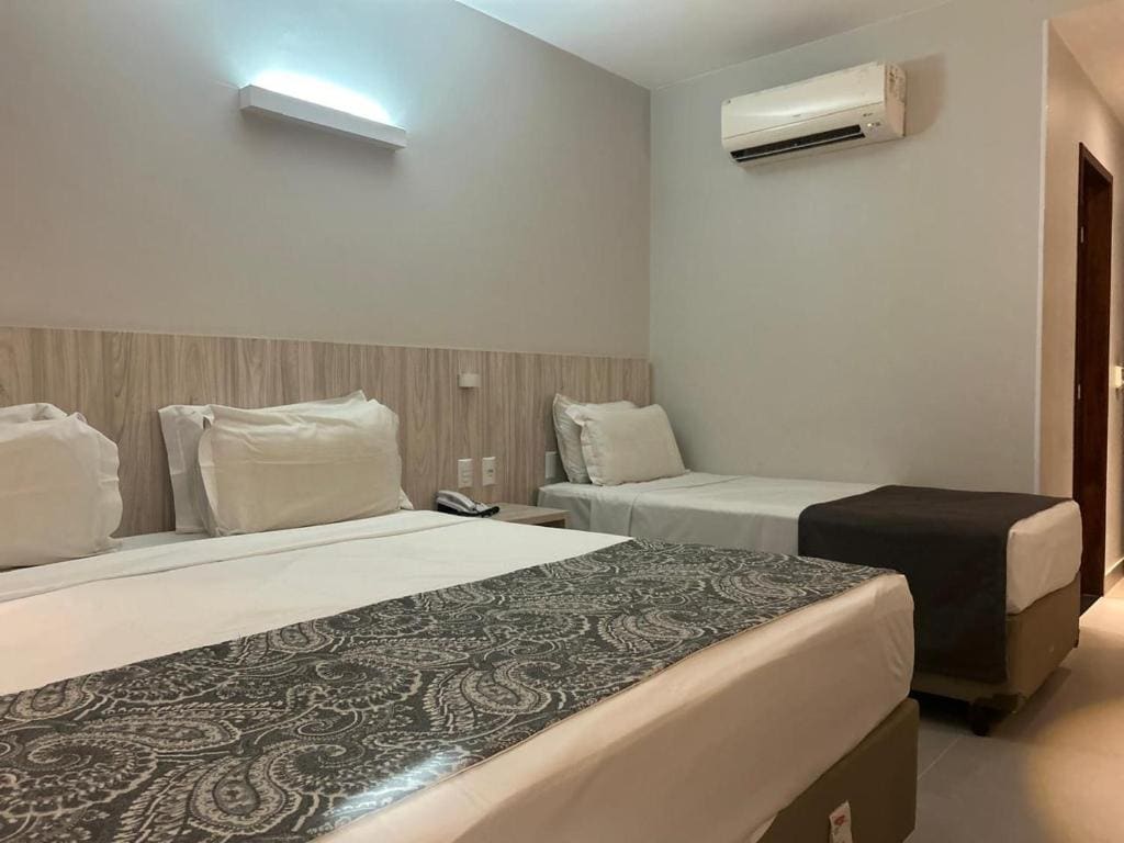 Superior Triple Room room - Image 2