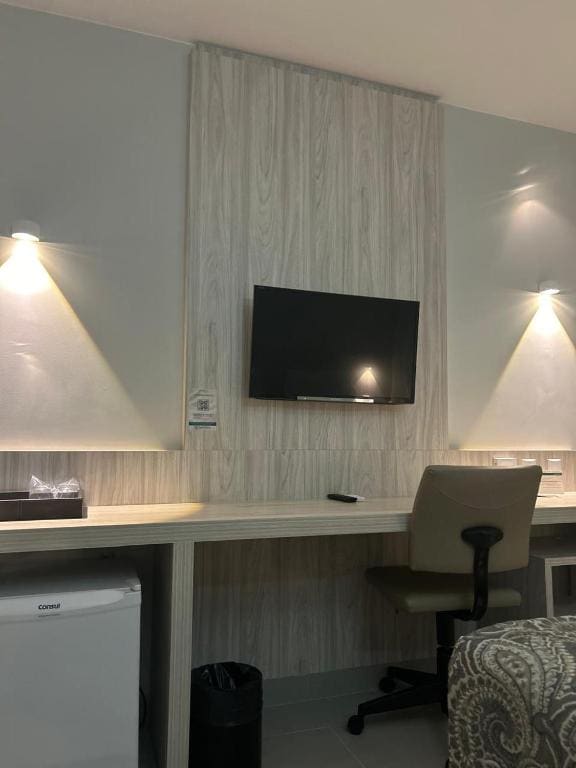 Superior Triple Room room - Image 3
