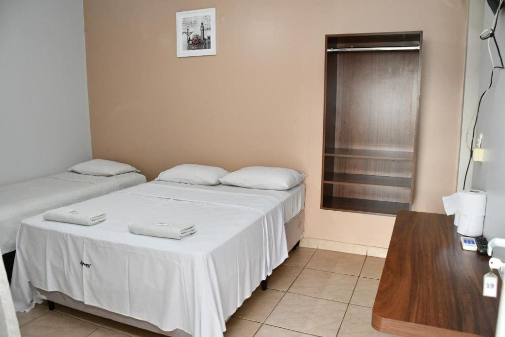 Standard Triple Room room - Image 1