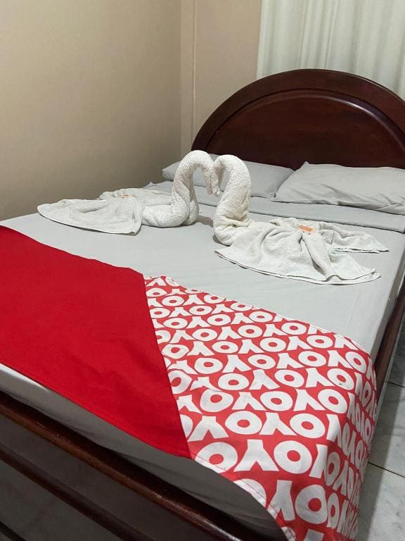 Standard Double Room with Two Double Beds room - Image 2