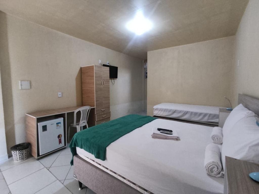 Standard Quadruple Room room - Image 2
