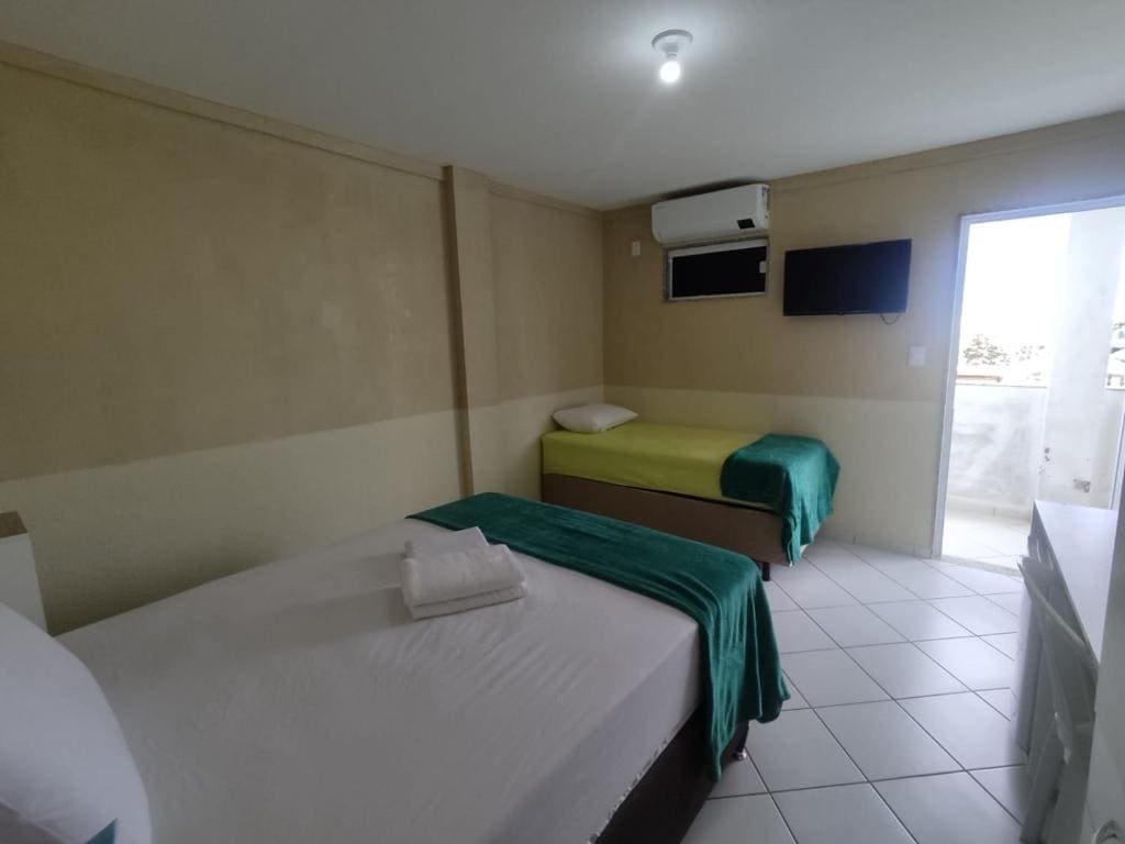 Standard Triple Room room - Image 3
