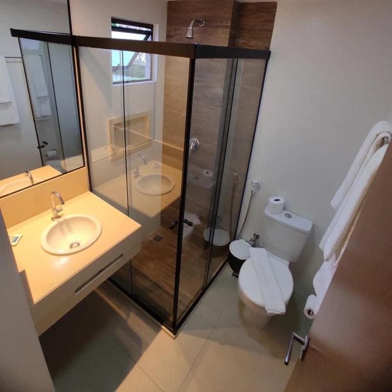 Standard Quadruple Room room - Image 2