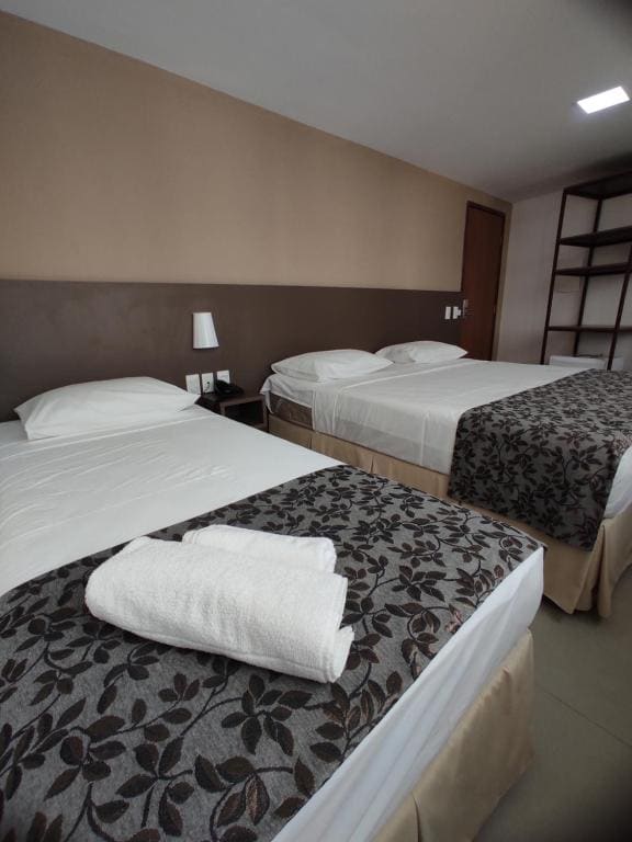 Standard Triple Room room - Image 2