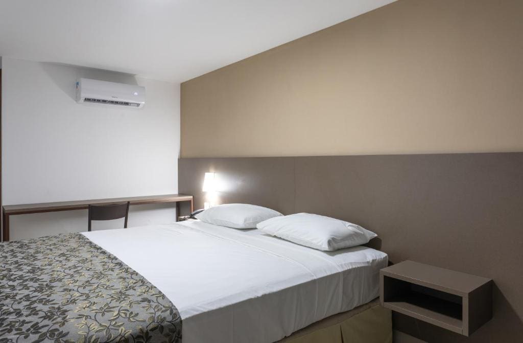 Standard Double or Twin Room room - Image 2