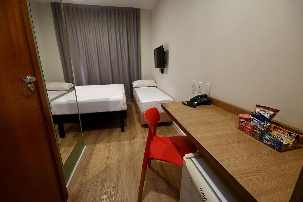Standard Family Room room - Image 2