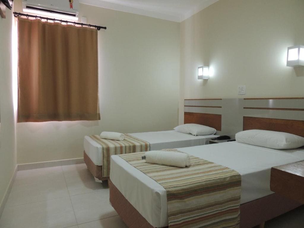 Deluxe Twin Room room - Image 2