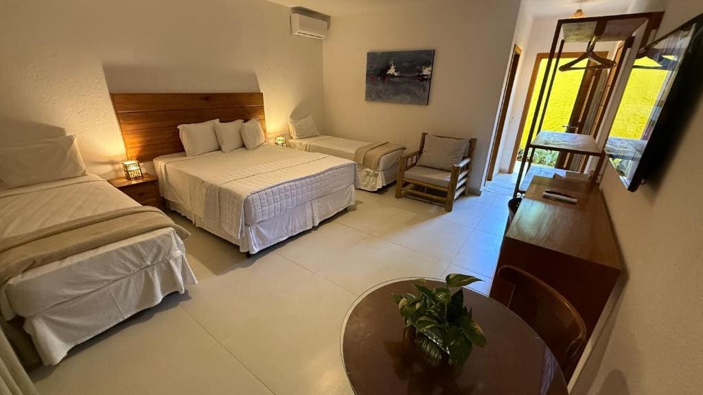 Suite with Pool View room - Image 2