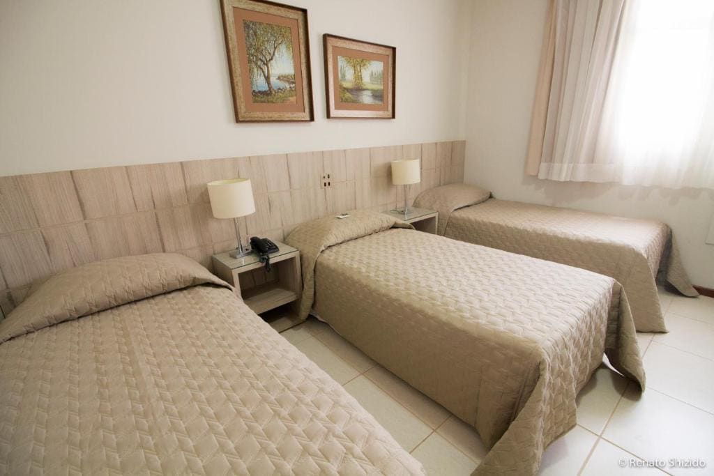 Deluxe Triple Room room - Image 2