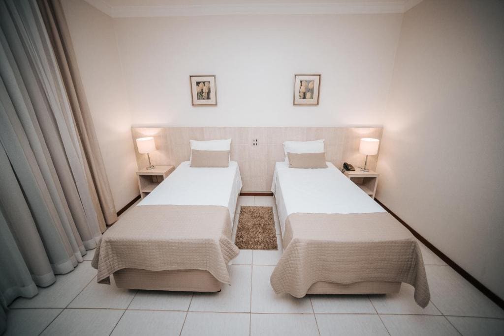 Deluxe Twin Room room - Image 1
