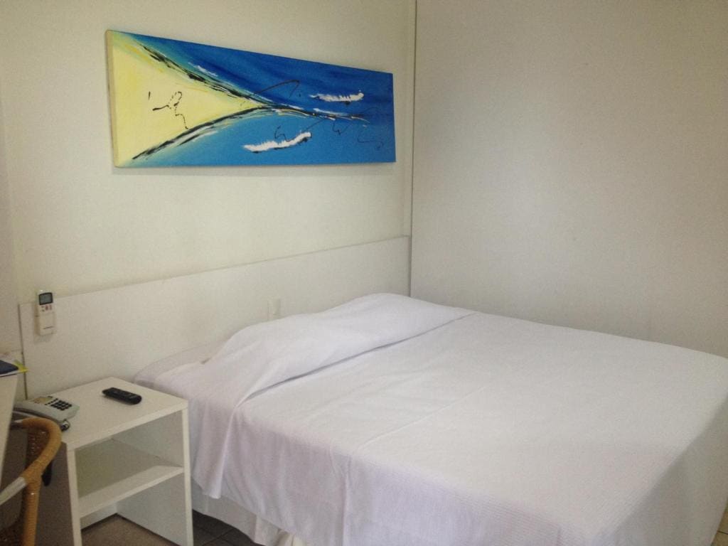 One-Bedroom Apartment room - Image 1