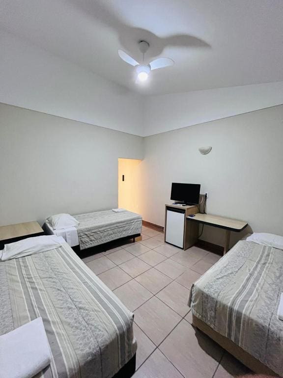Superior Quadruple Room room - Image 3