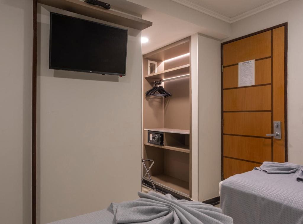 Standard Triple Room room - Image 1
