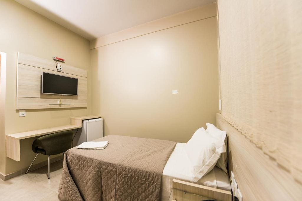 Standard Double or Twin Room room - Image 2