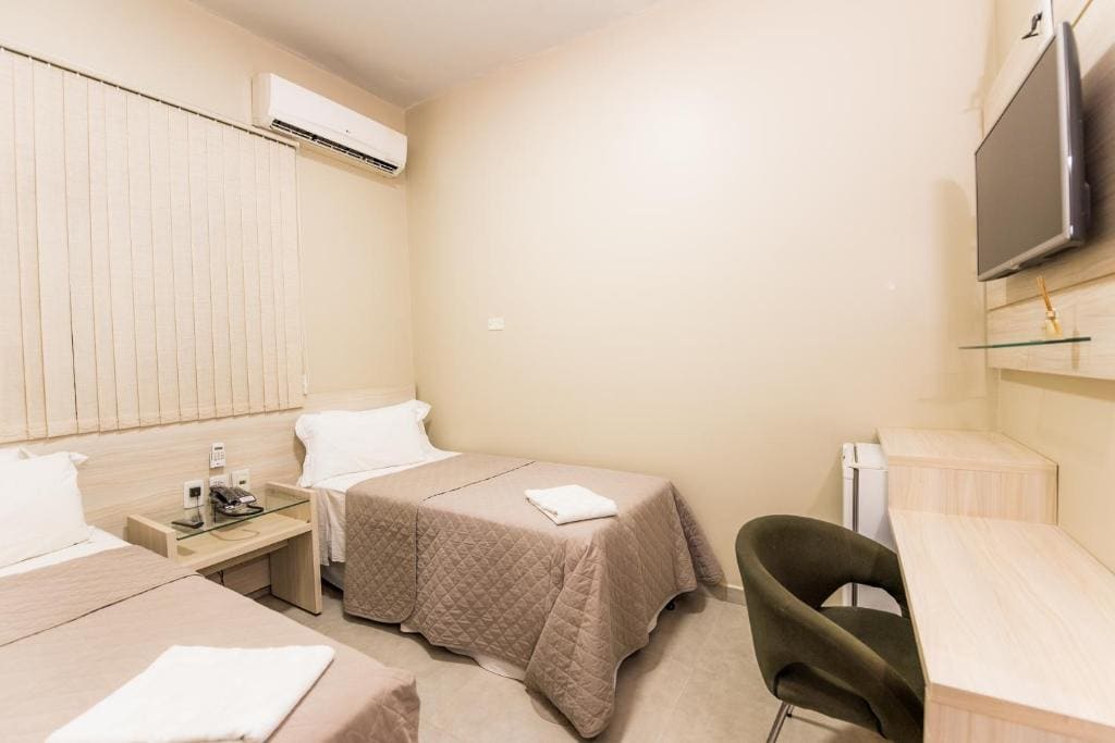 Standard Twin Room room - Image 1