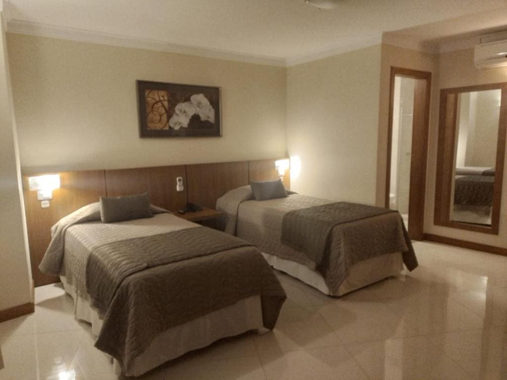 Deluxe Room room - Image 3