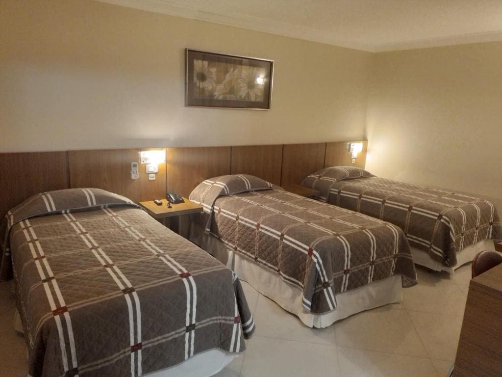 Superior Triple Room room - Image 3