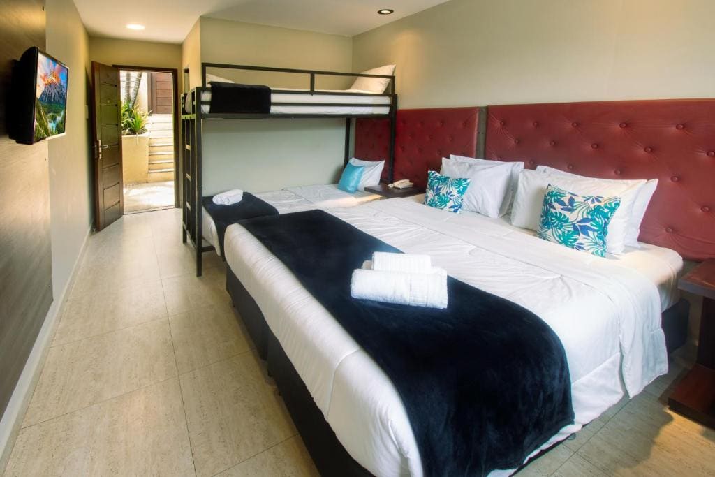 Family Room room - Image 2