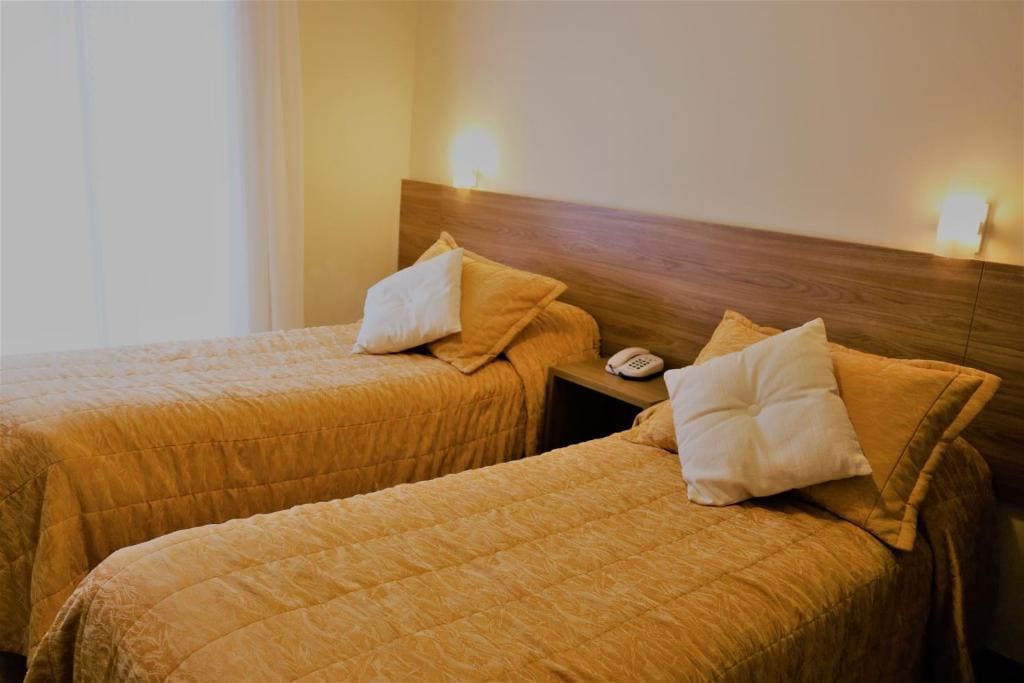 Standard Family Room room - Image 1