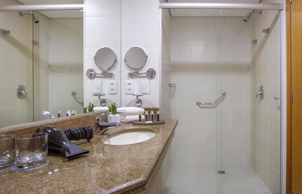 Premium Twin Room room - Image 2
