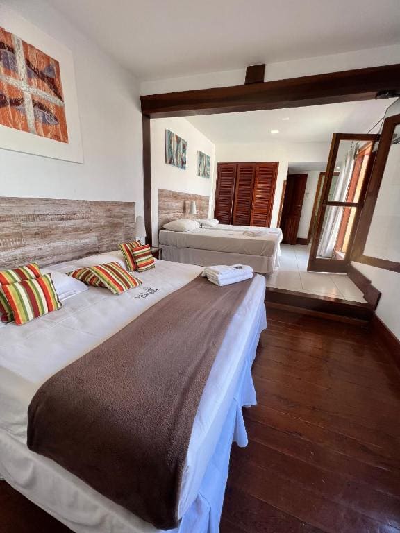 Superior Triple Room room - Image 1