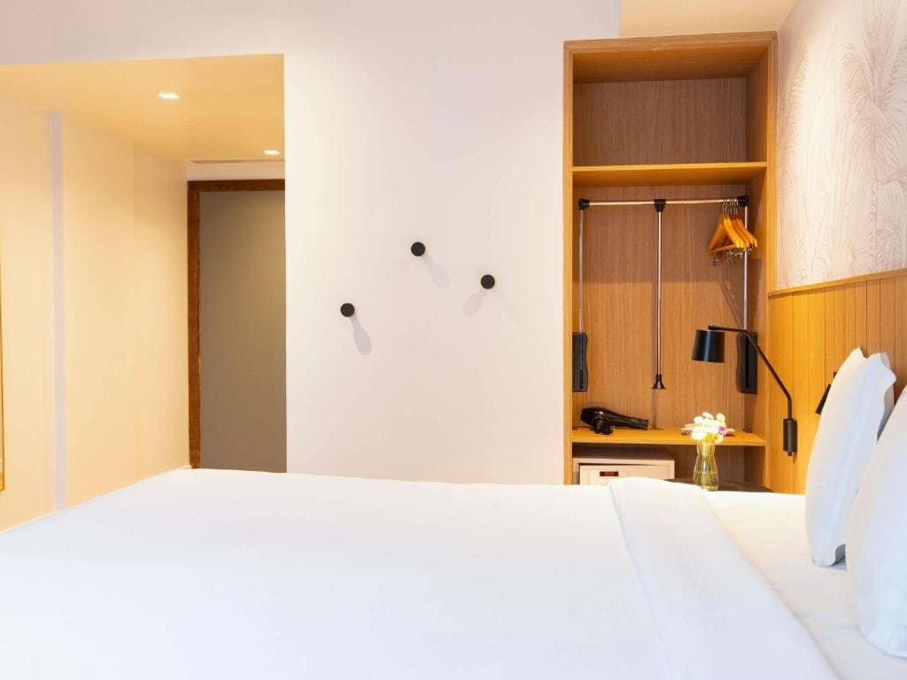 Deluxe King Room room - Image 3