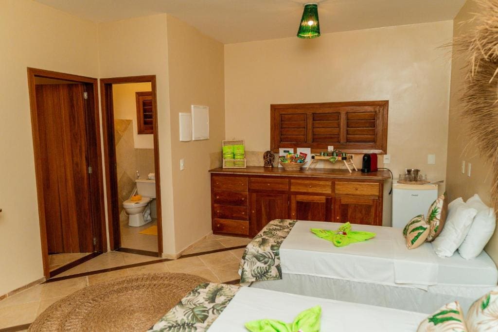 Classic Quadruple Room room - Image 2