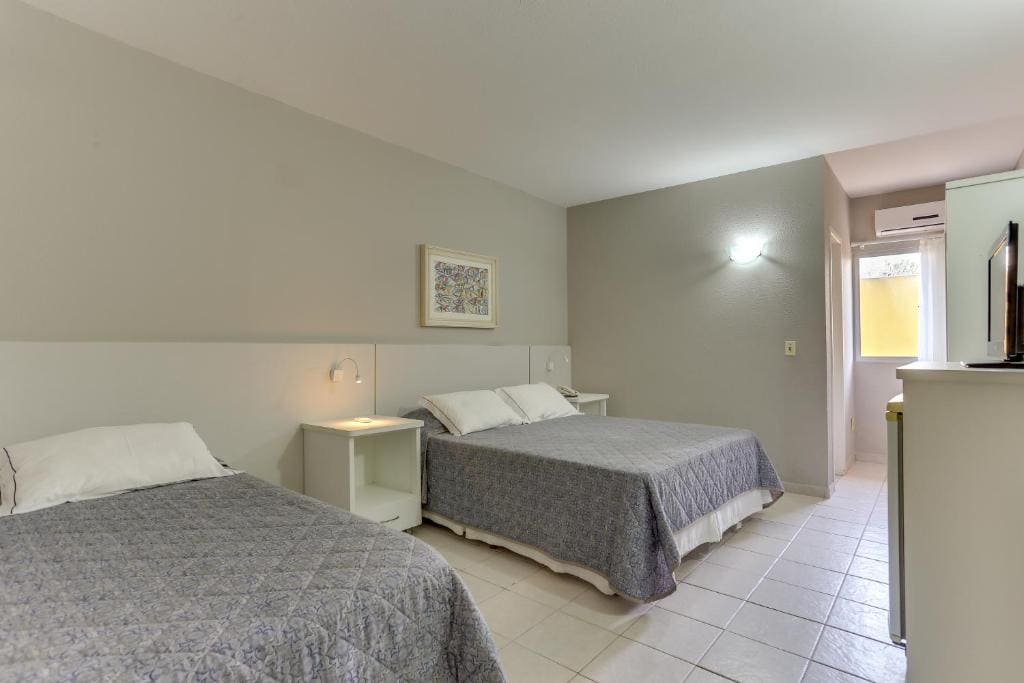 Luxury Quadruple Room room - Image 3
