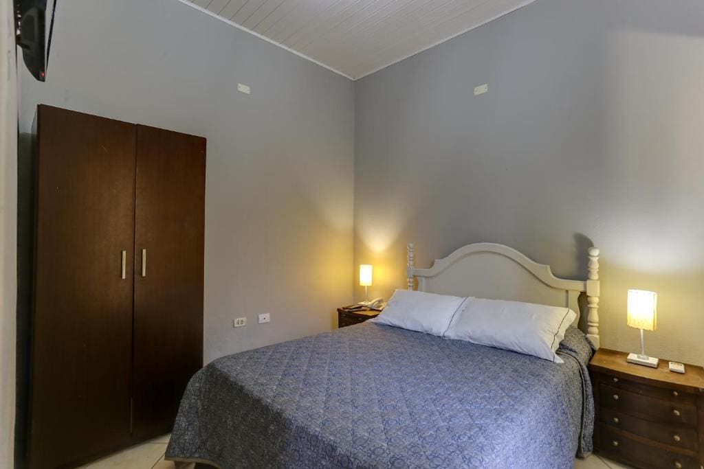Standard Quadruple Room with Two bedrooms Connect room - Image 2