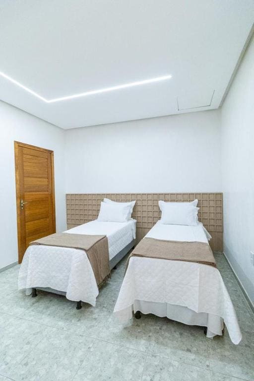 Deluxe Triple Room room - Image 2