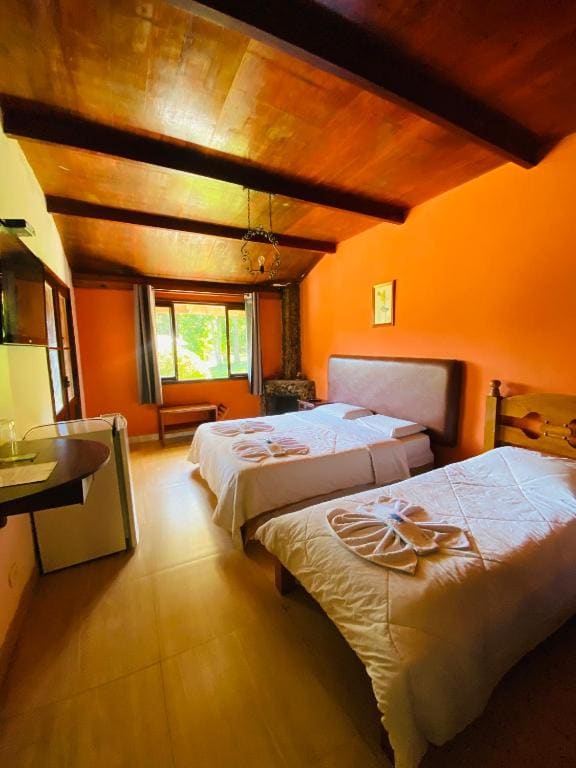 Family Suite with Balcony room - Image 2