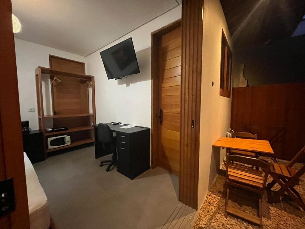 Superior Triple Room room - Image 3