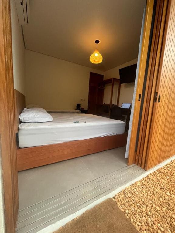 Superior Triple Room room - Image 1