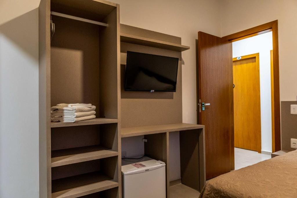 Superior Triple Room room - Image 2