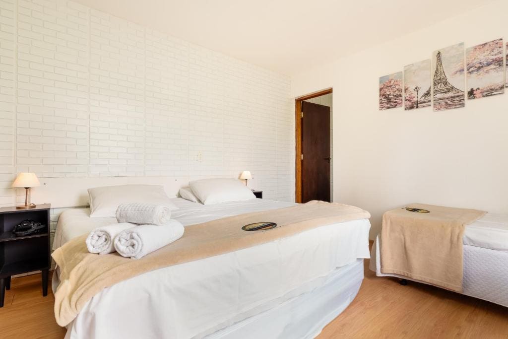 Family Room room - Image 1